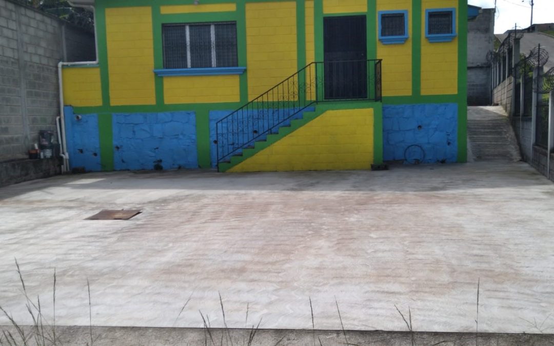 HONDURAS – Construire un préau au village Madre Maria José
