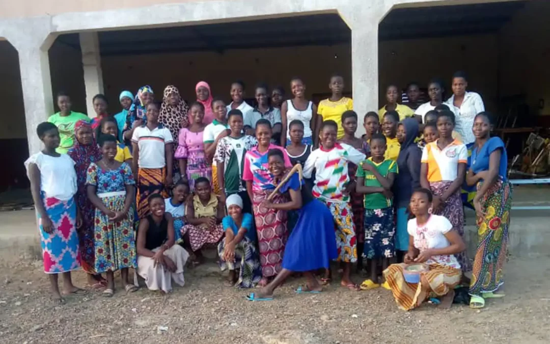 BURKINA FASO – Ouvrir une cantine et acheter des livres pour l&rsquo;école de Boussouma